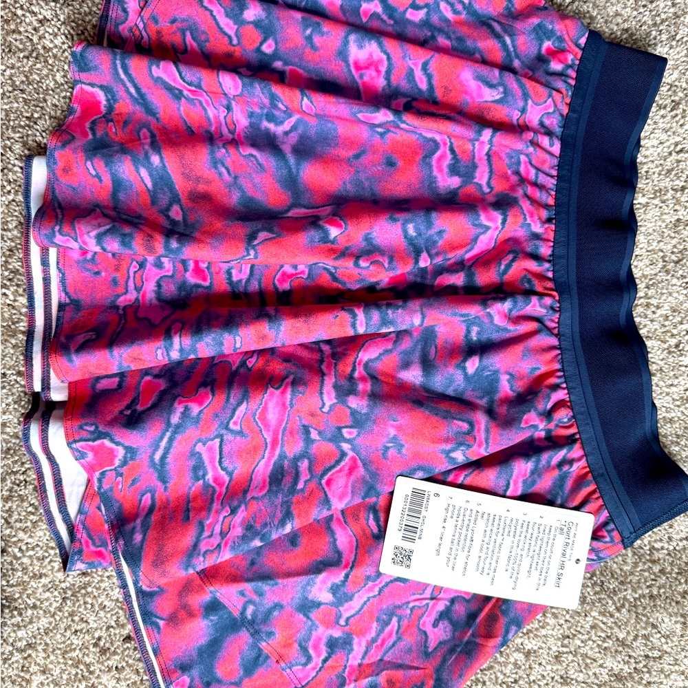 Lululemon size 6 tall Vibrant Pink and Blue Skirt